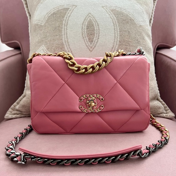 CHANEL Handbags - CHANEL 19 BAG (AUTHENTIC)